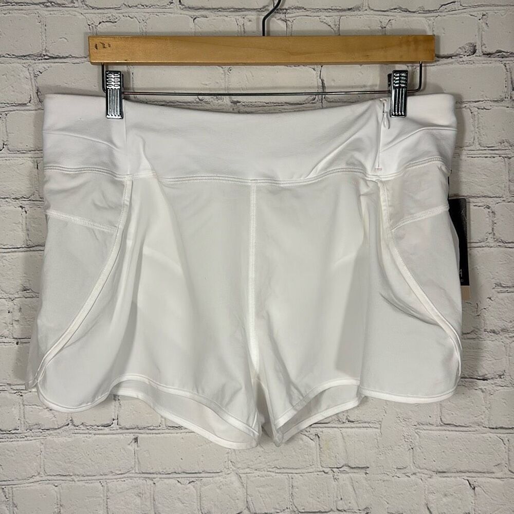 Calia by Carrie Underwood Journey Run Short Large White NEW Body Breeze‎